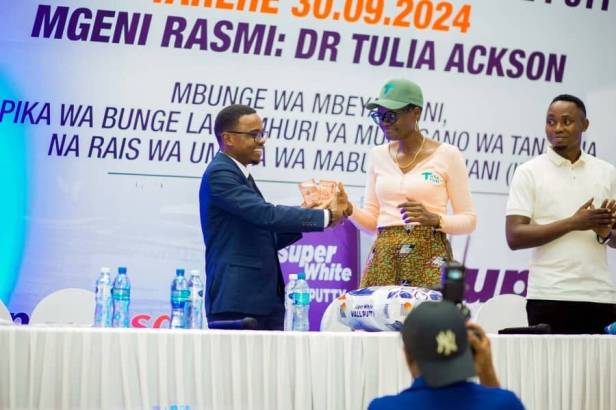 Kabla Hujawaonea Wivu Waliofanikiwa, Tafakari Kama Unaweza Kuvaa Hivi Viatu&nbsp;Vyao.